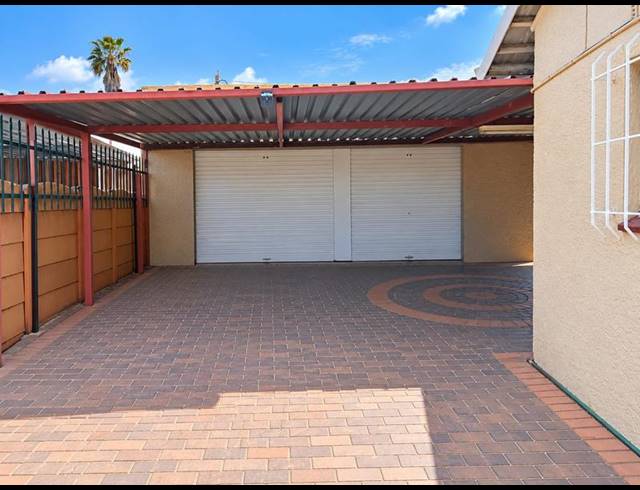 4 BEDROOM HOUSE FOR SALE IN VAN DYK PARK